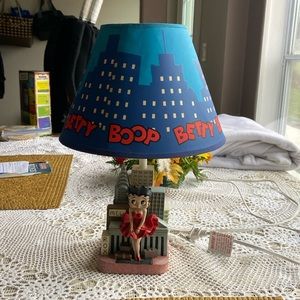 Vintage Rare Betty Boop York Skyline Lamp
